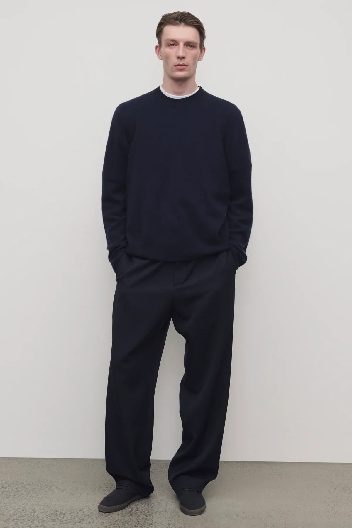 Ari Pant - Image 2