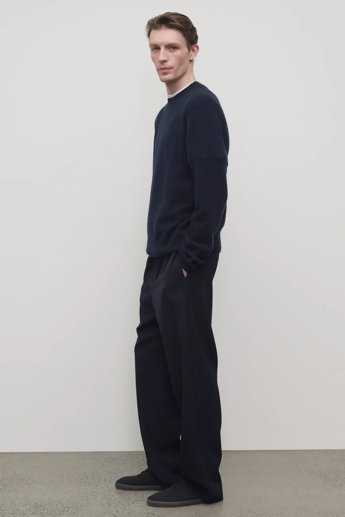 Ari Pant - Image 3