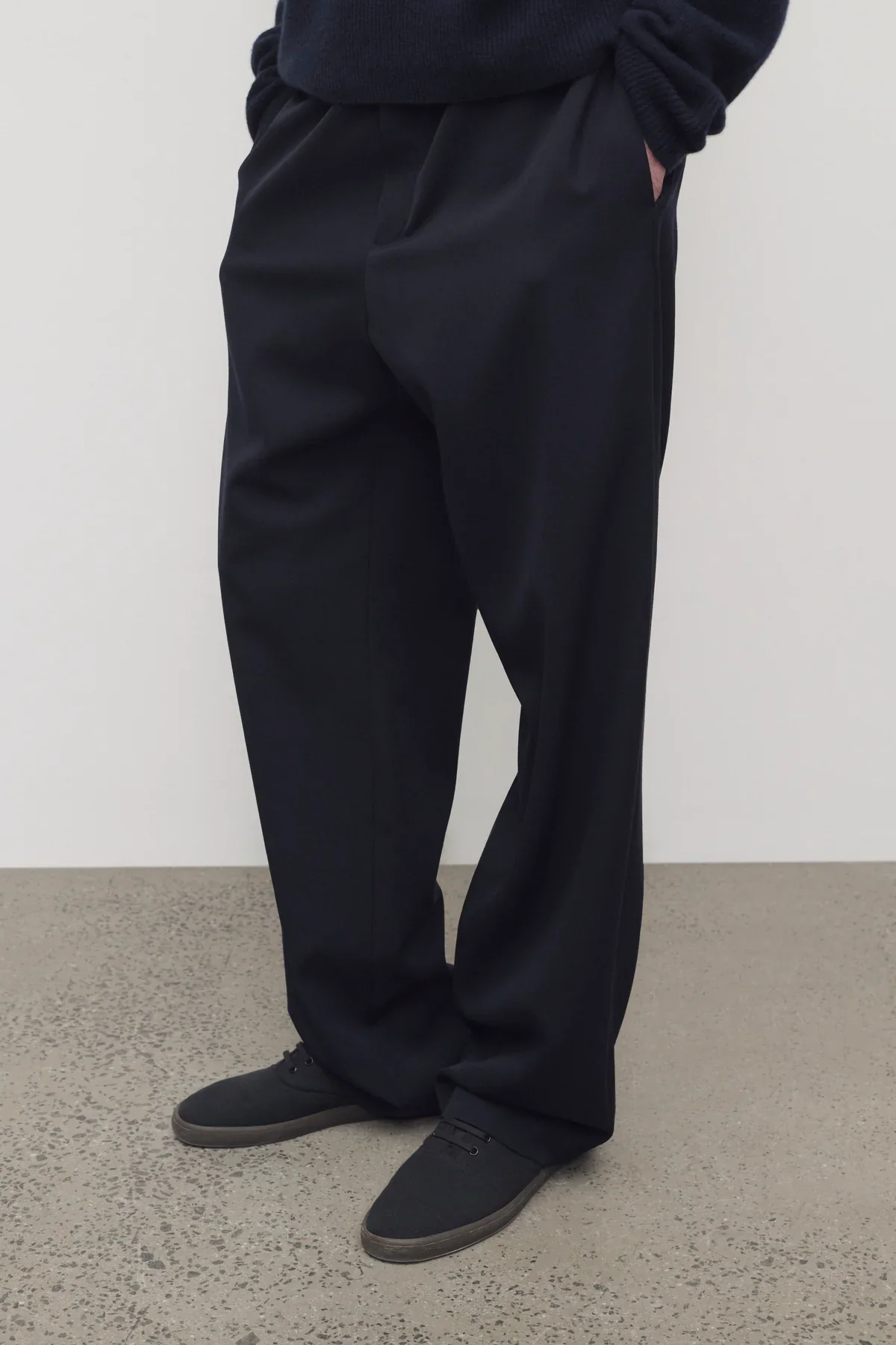 Ari Pant - Image 4