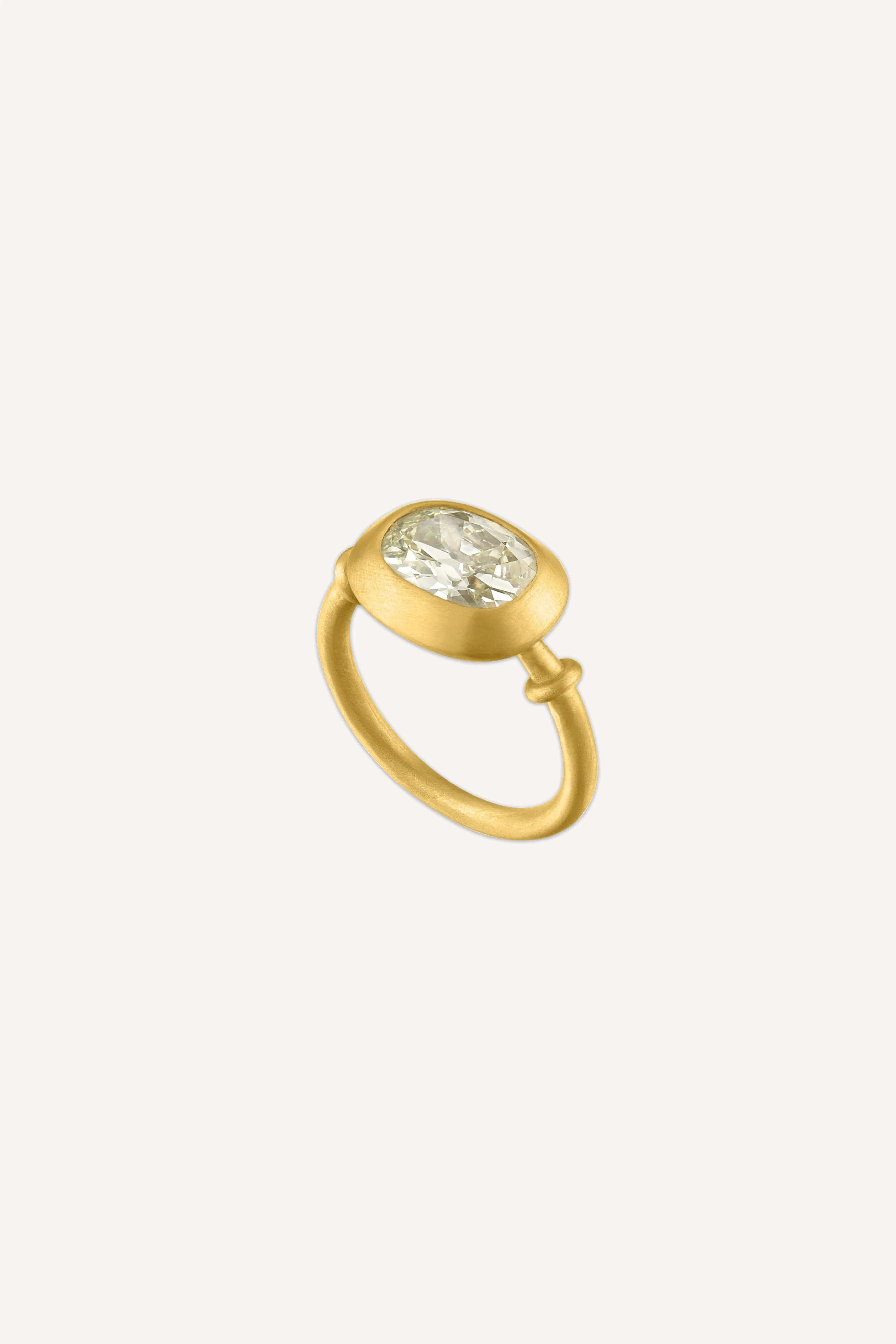 Diamond Cushion Capsa Ring - Image 3