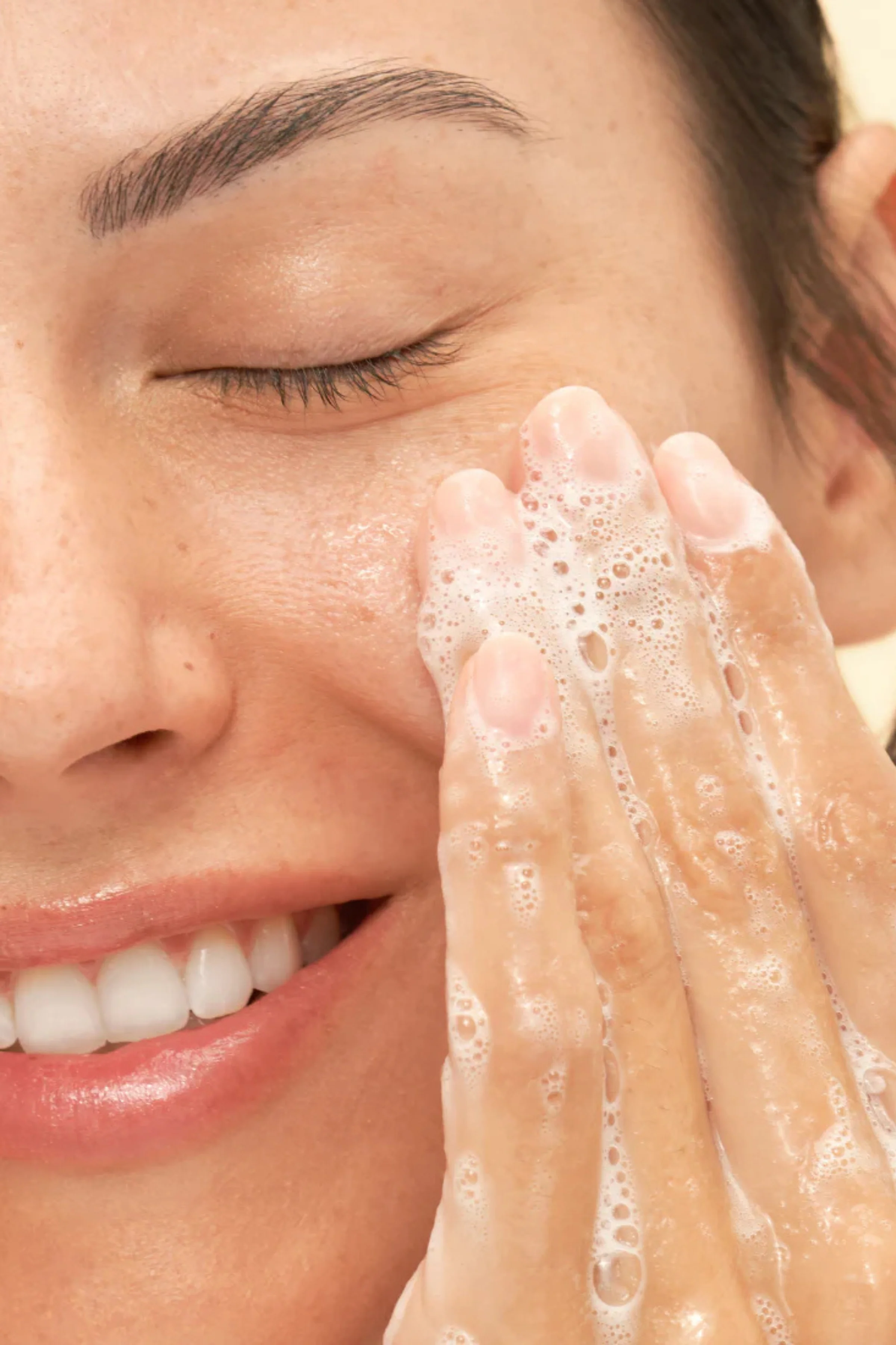 Gentle Hydrating Cleanser - Image 2