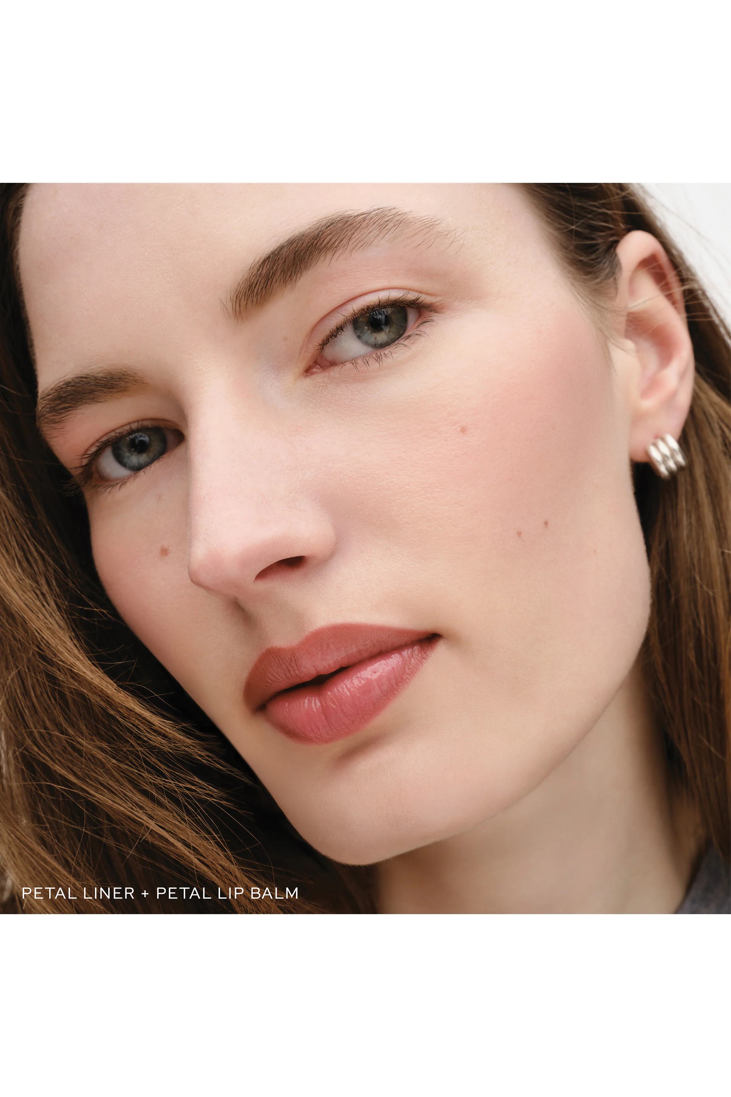 Lip Shape Defining Lip Liner - Image 4